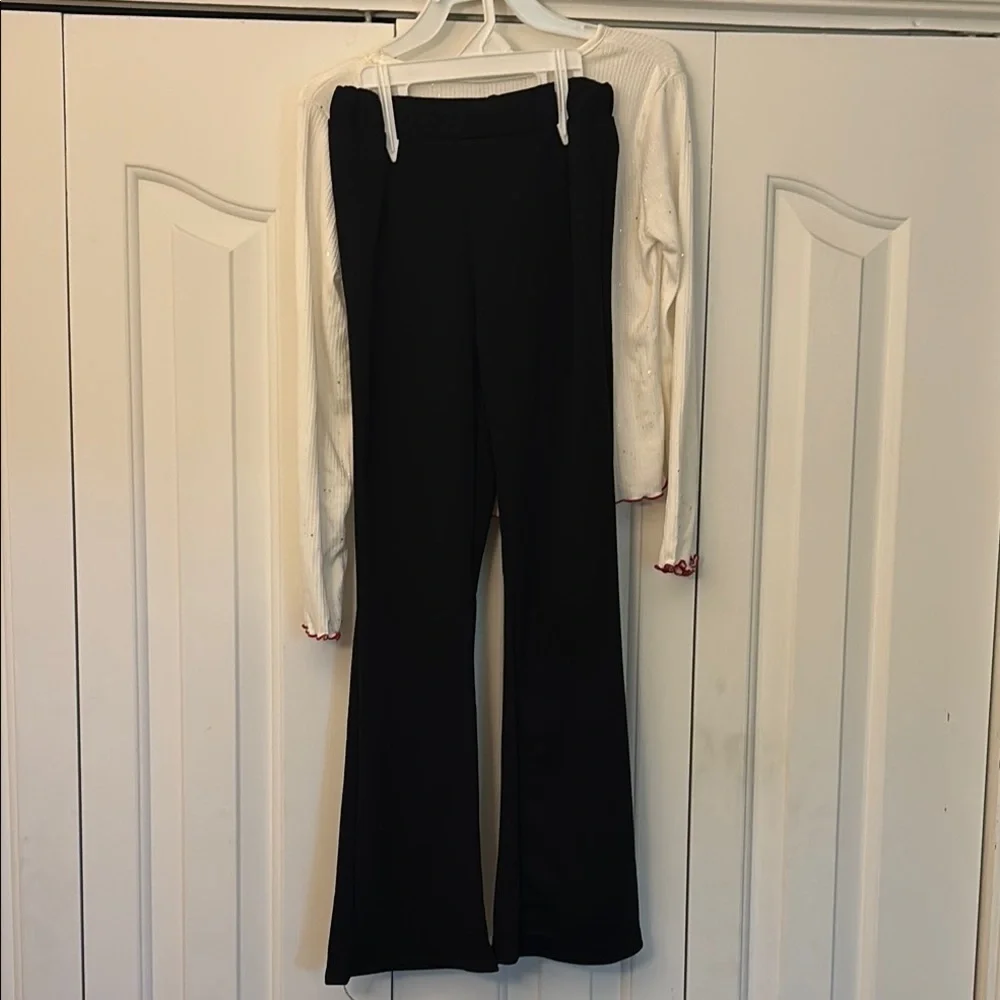 Dreamgirl 2 piece set Festive Design White / Black Girl Size 8 NWOT